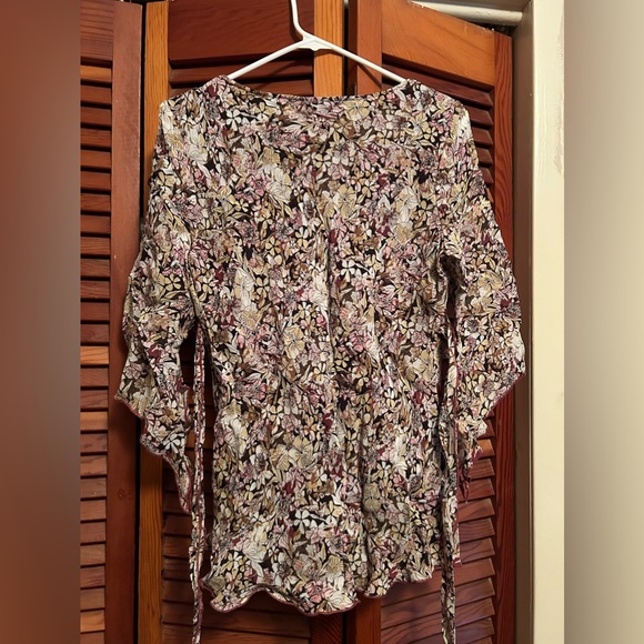 Floral Blouse - Picture 3 of 3